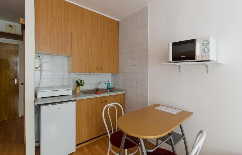 Young Center Budapeşte Dış mekan fotoğraf