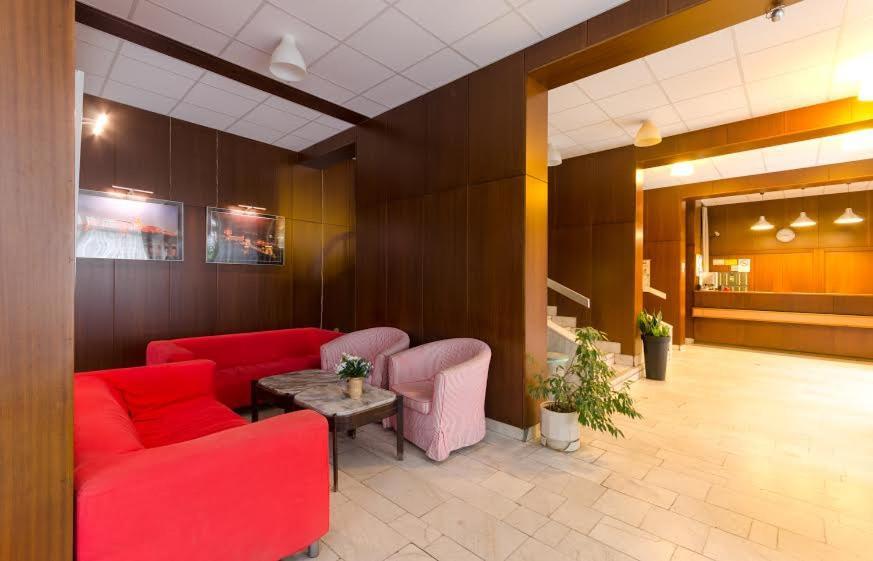 Young Center Budapeşte Dış mekan fotoğraf