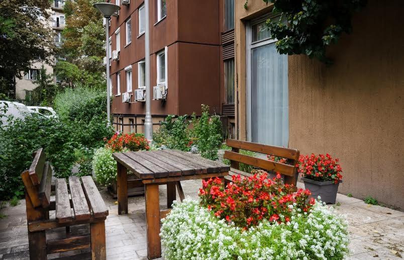 Young Center Budapeşte Dış mekan fotoğraf