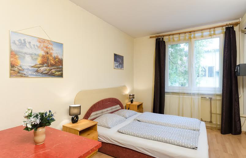 Young Center Budapeşte Dış mekan fotoğraf